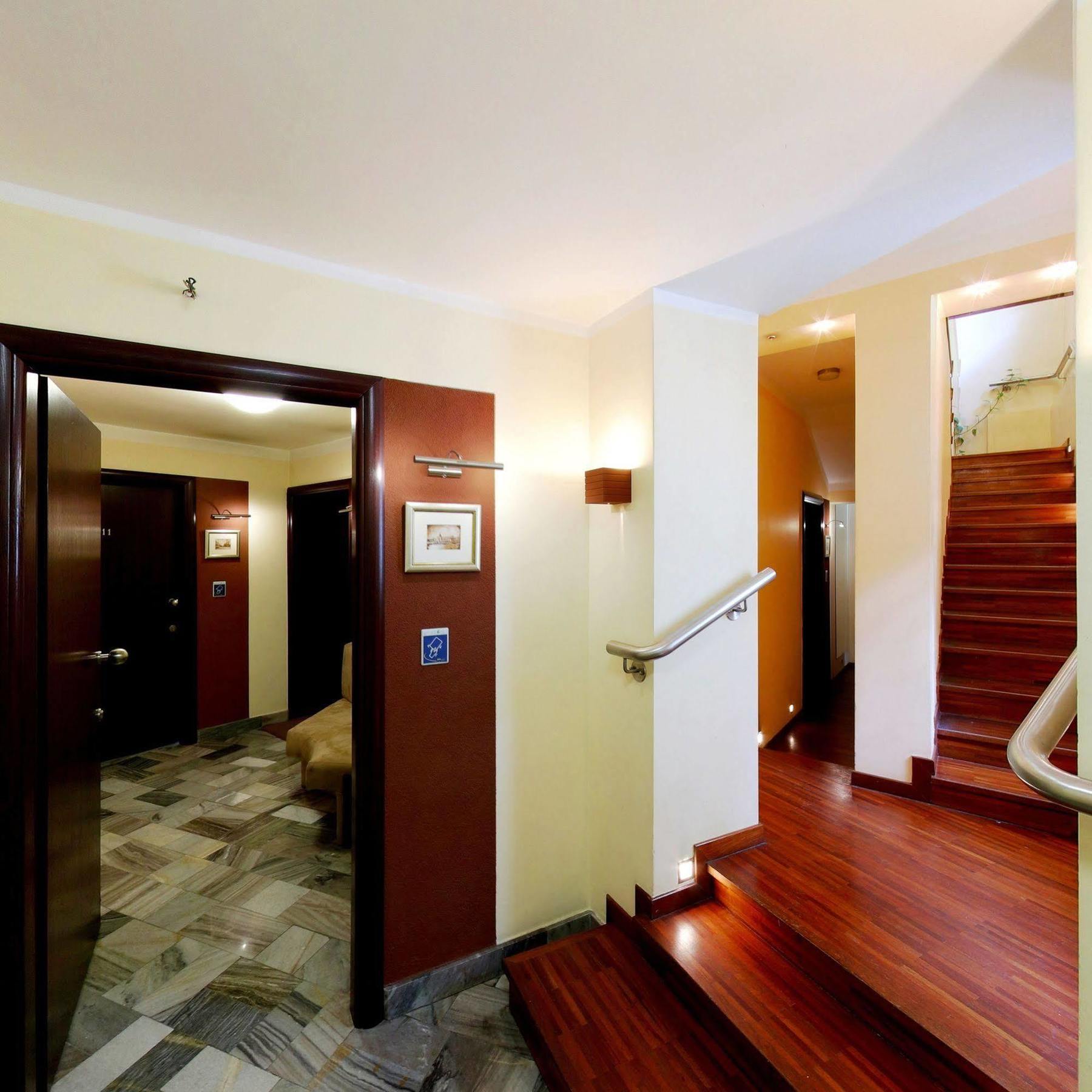 Atlantic Aparthotel Cracovie Extérieur photo